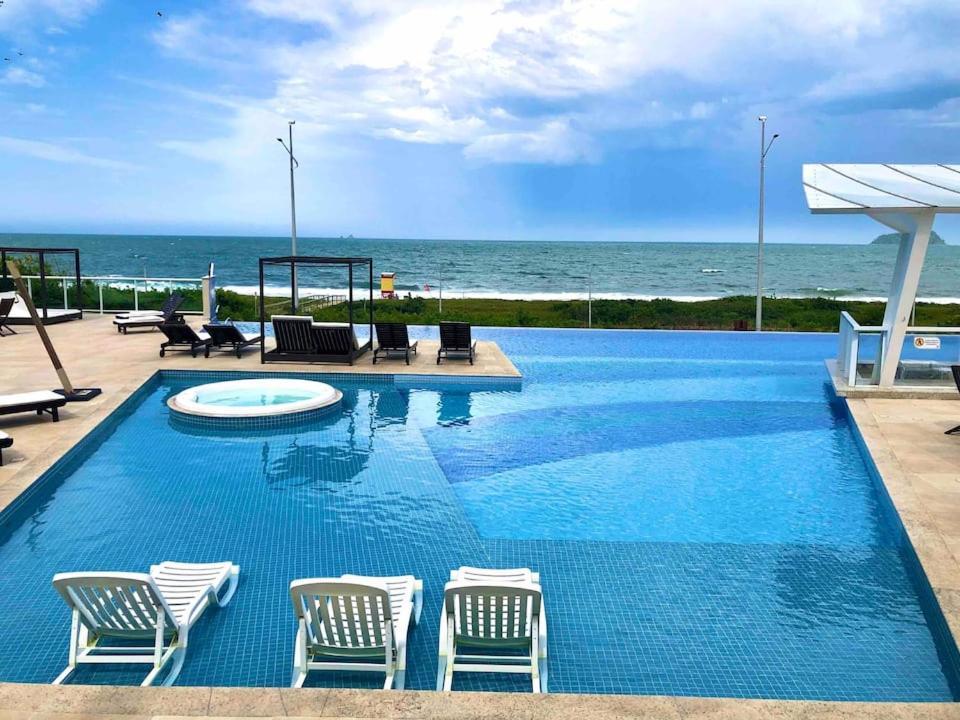 Ape Estilo Resort C/ Pe Na Areia E Vista Mar, Proximo Ao Beto Carrero Piçarras Zewnętrze zdjęcie