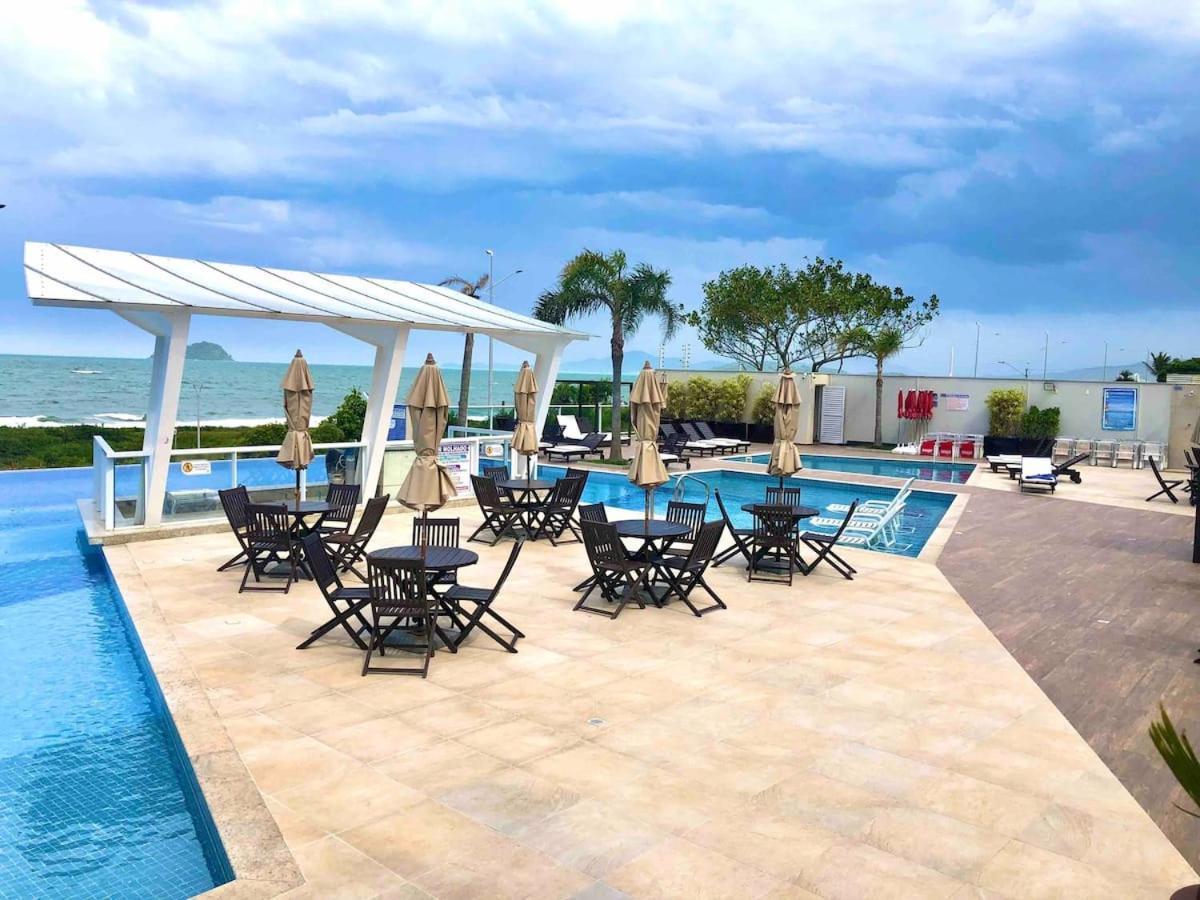 Ape Estilo Resort C/ Pe Na Areia E Vista Mar, Proximo Ao Beto Carrero Piçarras Zewnętrze zdjęcie