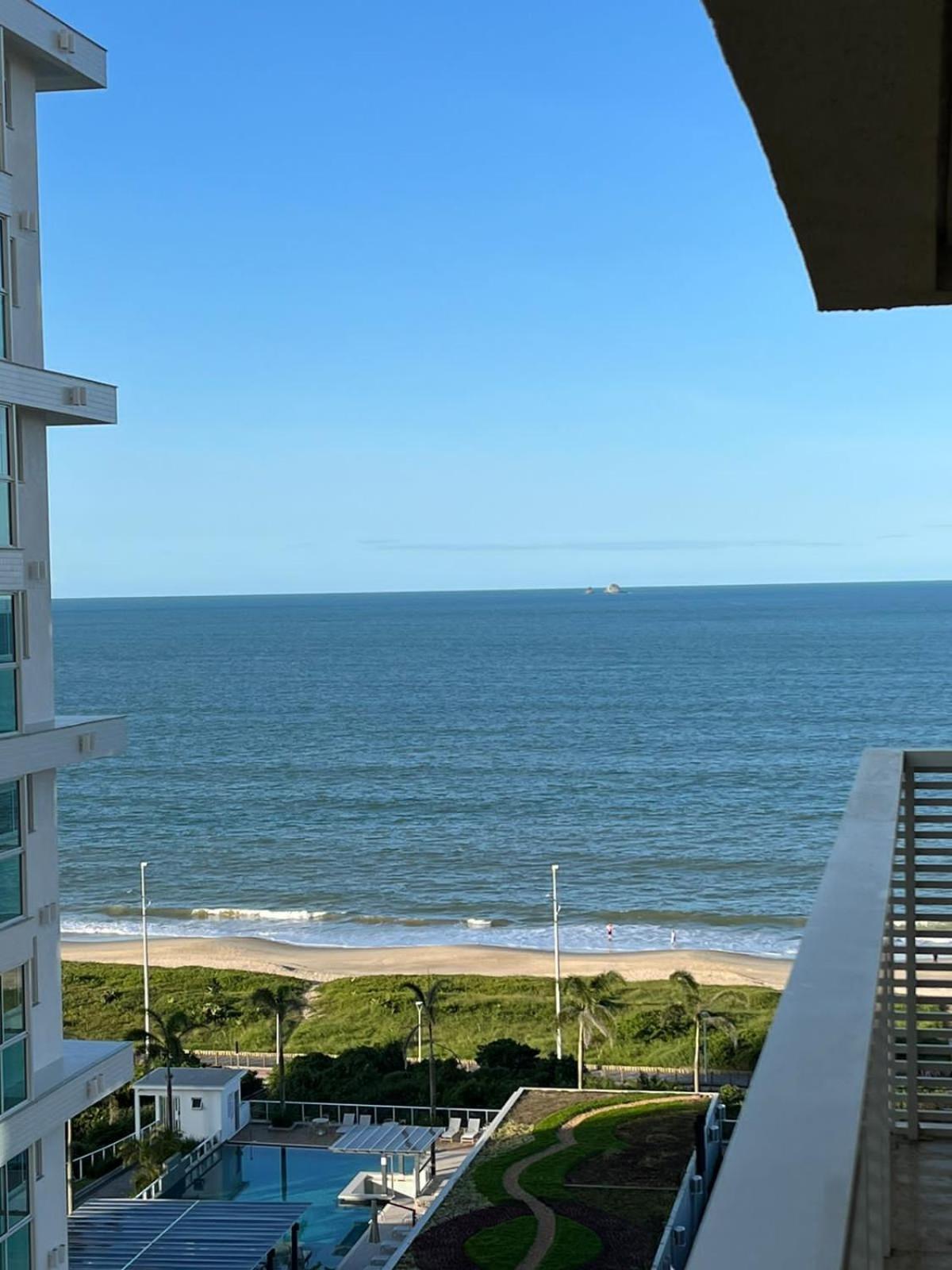 Ape Estilo Resort C/ Pe Na Areia E Vista Mar, Proximo Ao Beto Carrero Piçarras Zewnętrze zdjęcie